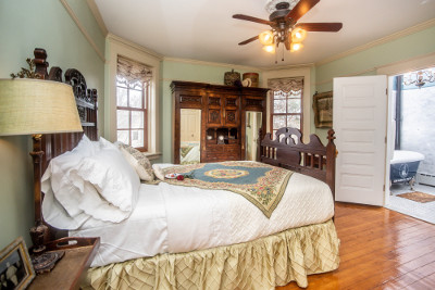 Braddock Point Lighthouse Bed and Breakfast Coleman Suite